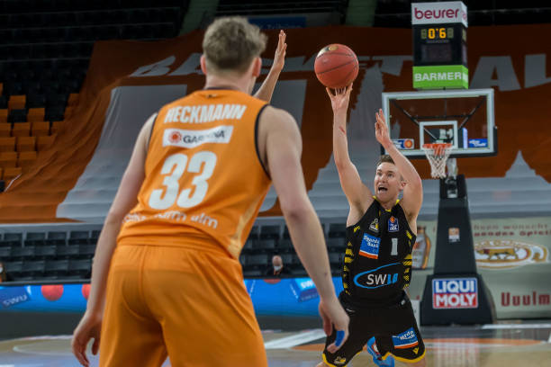 人用他的 人用他的