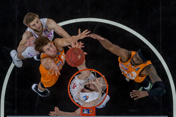 赛场的硬仗 赛场的硬仗